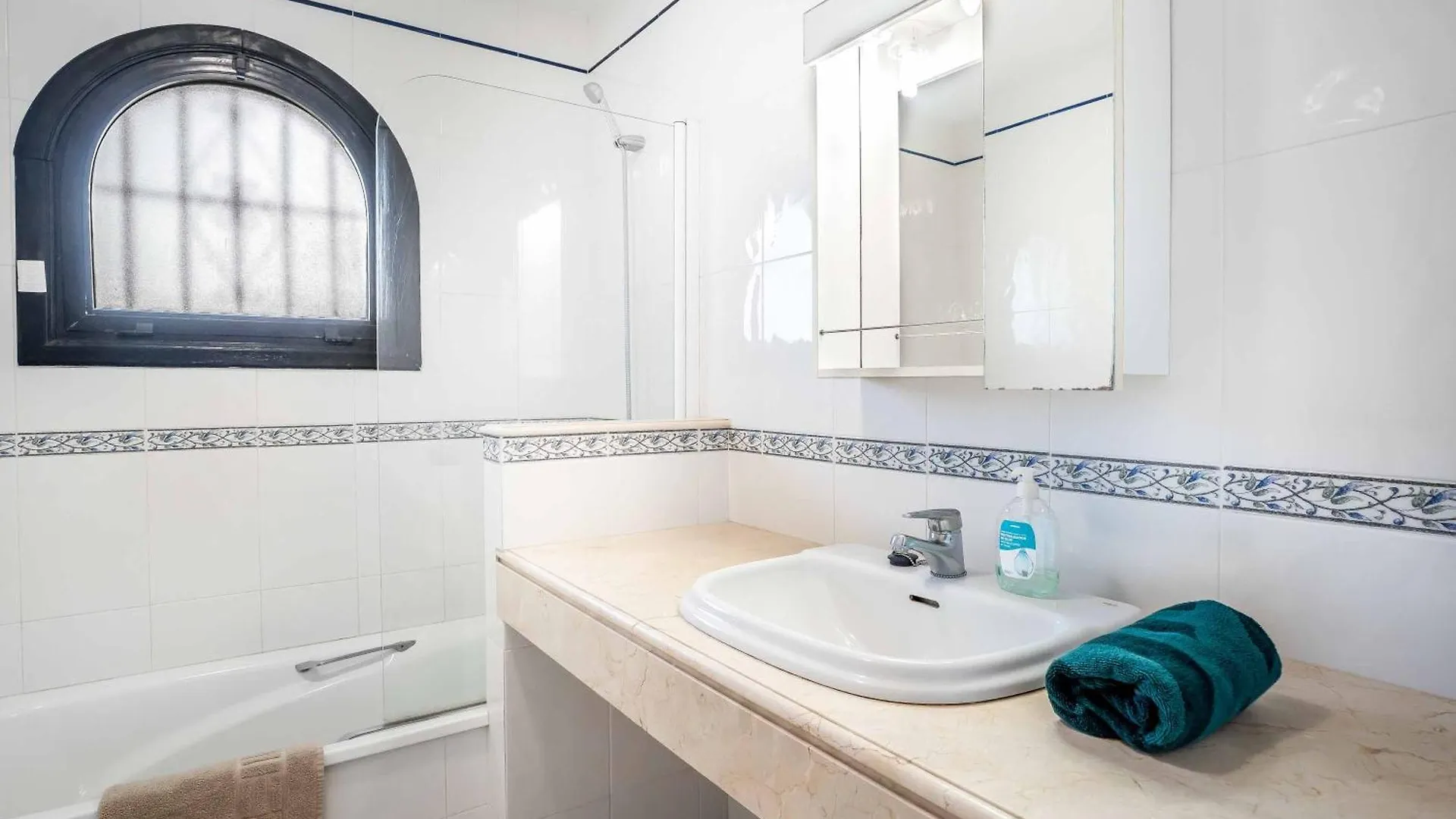 Villa Corrib Santa Fe de los Boliches